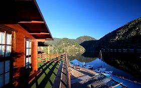 Douro Yacht Charter & Bungalows