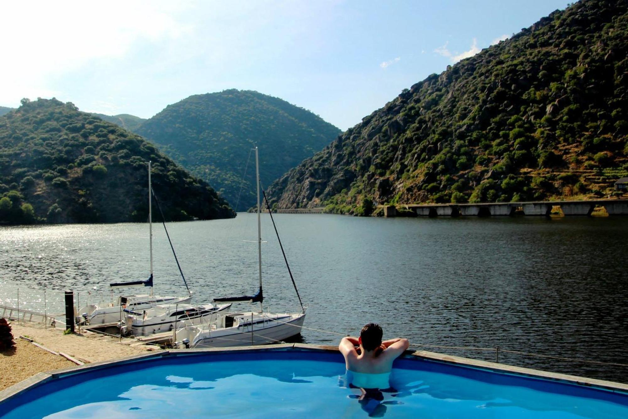 Douro Yacht Charter & Bungalows Sao Joao da Pesqueira Exterior photo