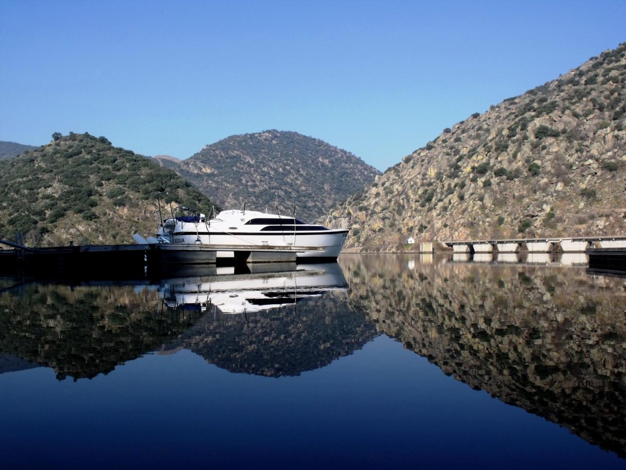 Douro Yacht Charter & Bungalows Sao Joao da Pesqueira Room photo
