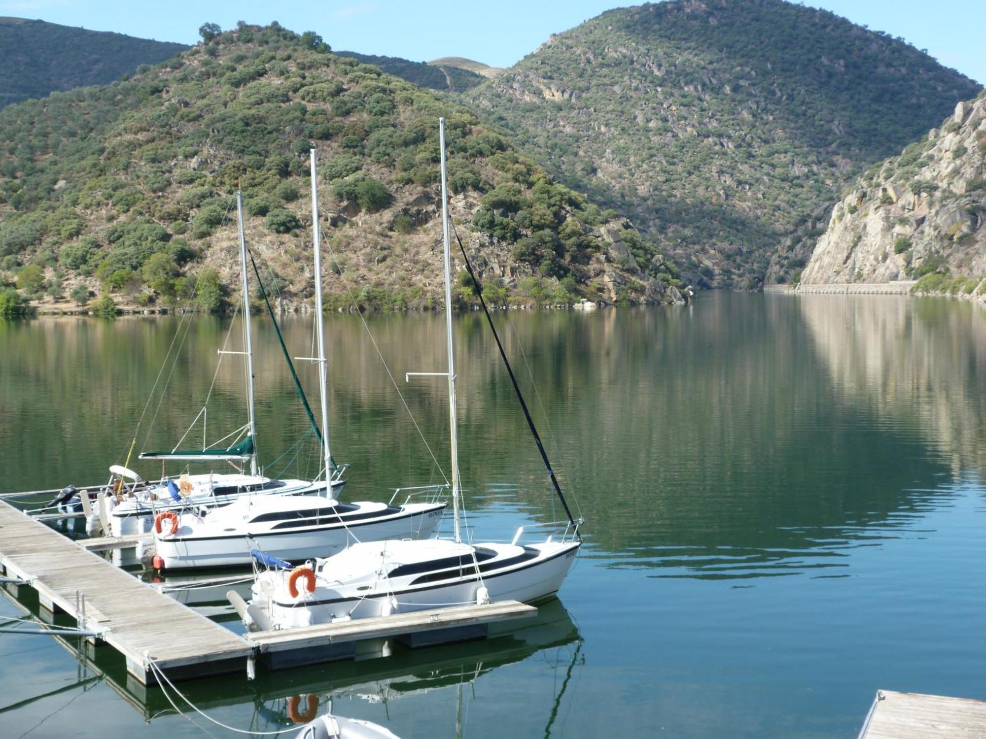 Douro Yacht Charter & Bungalows Sao Joao da Pesqueira Exterior photo